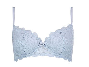 A lace bra is a wedding-worthy choice 